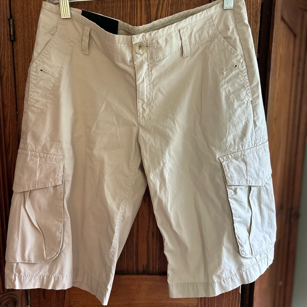 Banana Republic Women’s Khaki Cargo Shorts Relaxed Fit